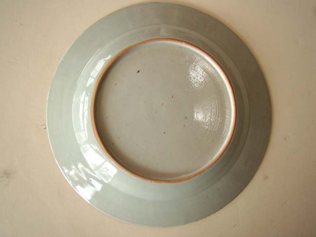 A lovely 18th century chinese Export porcelain dinner plate — image 2